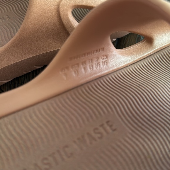 Adidas Unisex Adicane Slide Sandal M9/W10 – Like New! - Picture 6 of 6